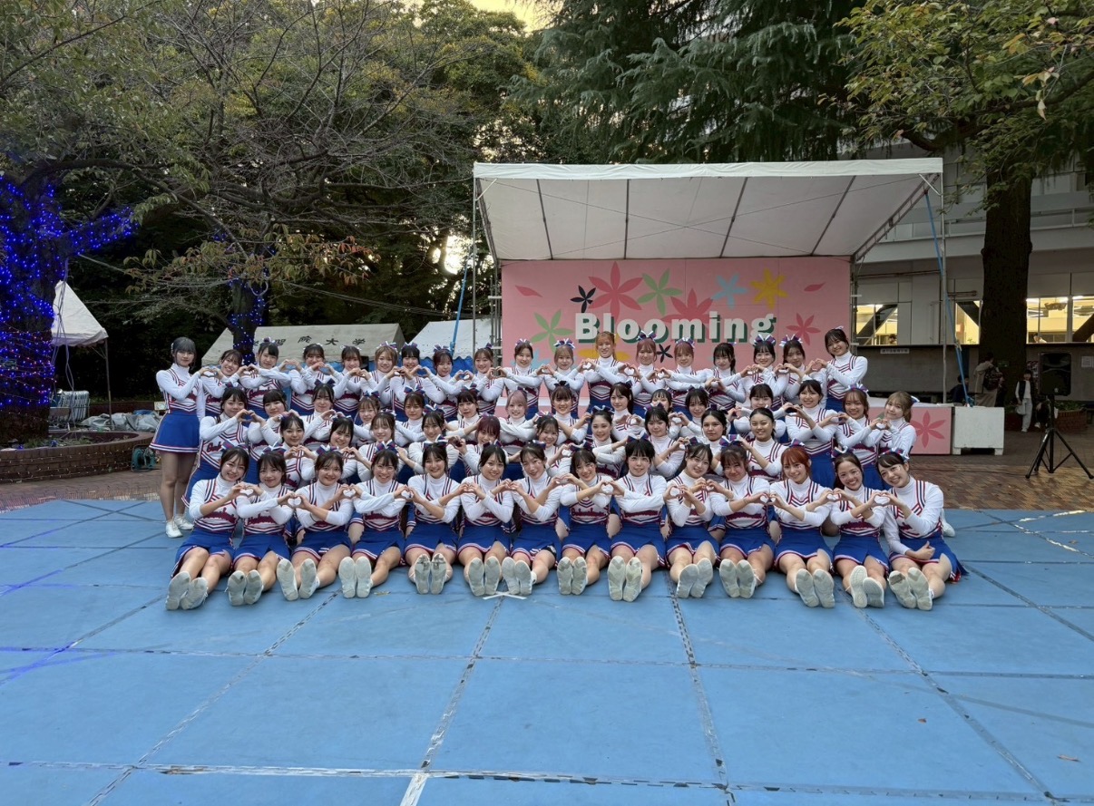 学習院大学応援団チアリーダー部SPARKS