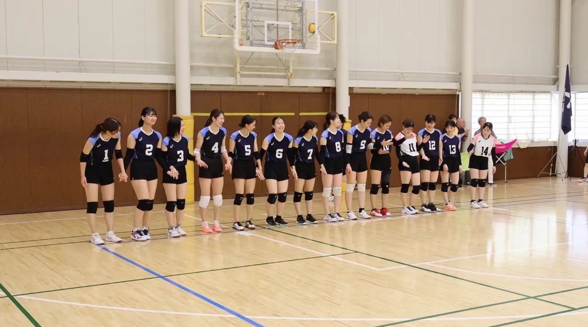 排球部女子 2枚目