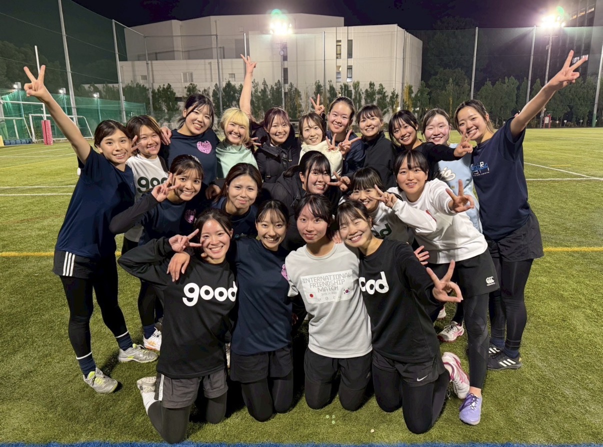 ホッケー部女子 2枚目